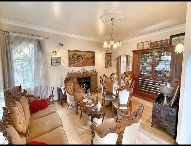 5 BEDROOM HOUSE FOR SALE IN THE HILL